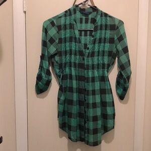 Miley Cyrus Green Plaid Women's Top 
Size Sm